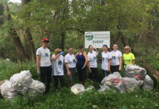 Econometrica Volunteers to Help Protect the Anacostia Watershed